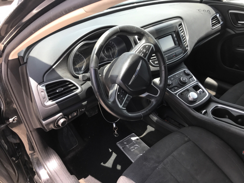 Chrysler 200 Limited 2016 Black 2.4L