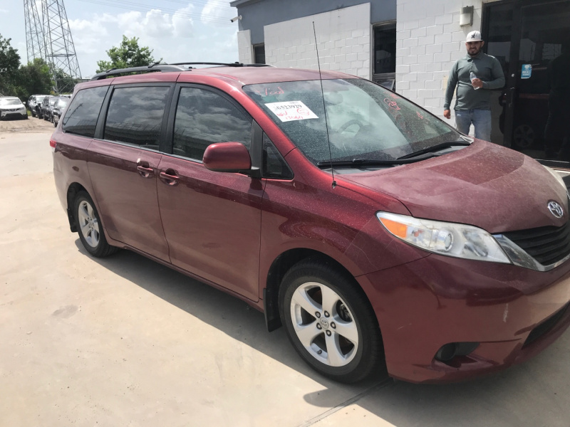 Toyota Sienna Le 2011 Brown 3.5L