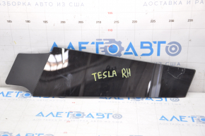 Накладка двери боковая перед прав Tesla Model S 12- стекло
